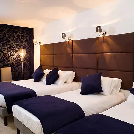 Madame Olympic Hotel 2*