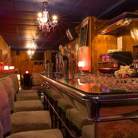 Madame Olympic Hotel 2*